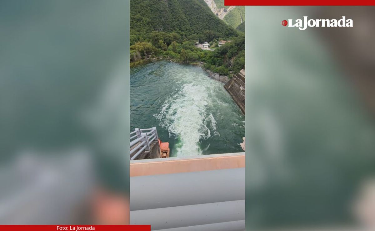 Fuertes lluvias ocasionan cuarto desfogue de presa La Boca en Santiago, NL