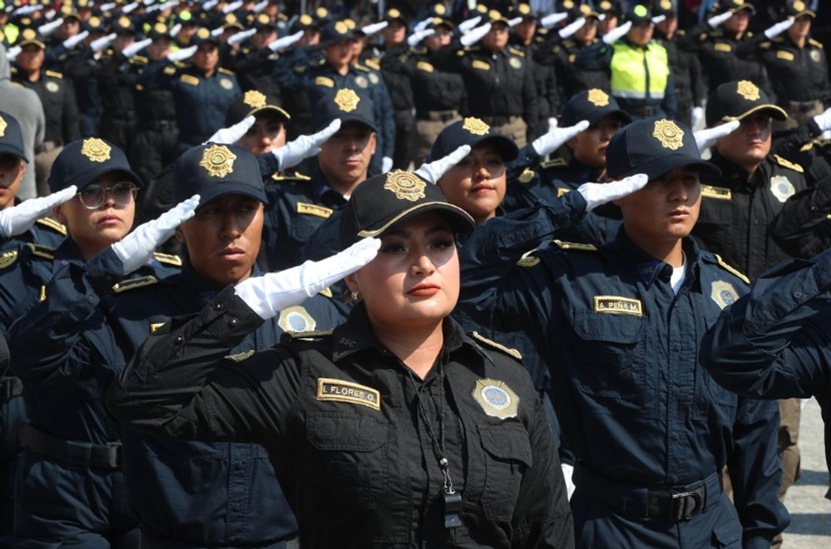 培训了超过两千名FGJCDMX公共部门工作人员和SSC警察