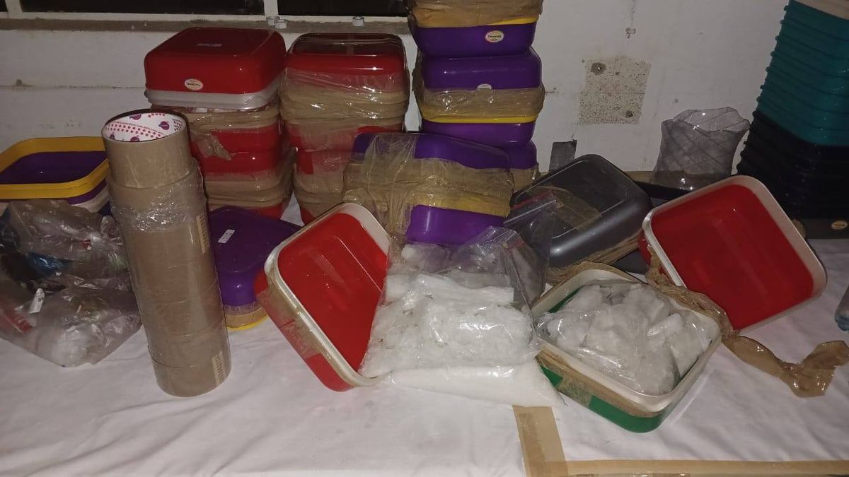 在南非的一个毒品实验室里，5名墨西哥人被捕