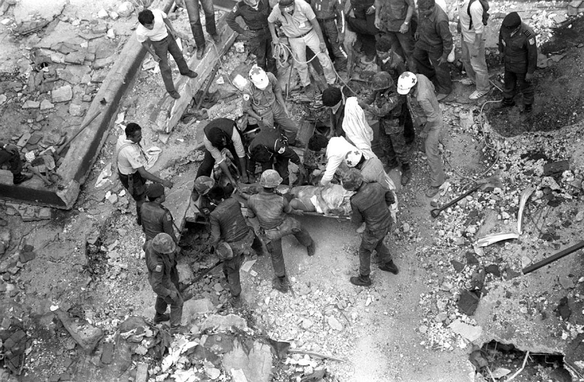 Encabeza Sheinbaum ceremonia en memoria de las víctimas de los sismos de 1985 y 2017 