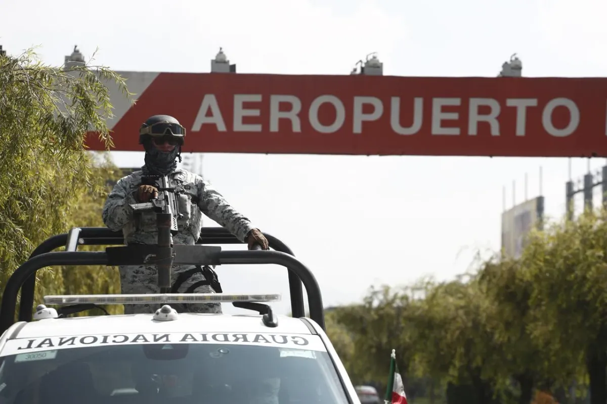 Avión que traslada a Bermúdez Requena hace escala en Chiapas antes de llegar a Edomex 