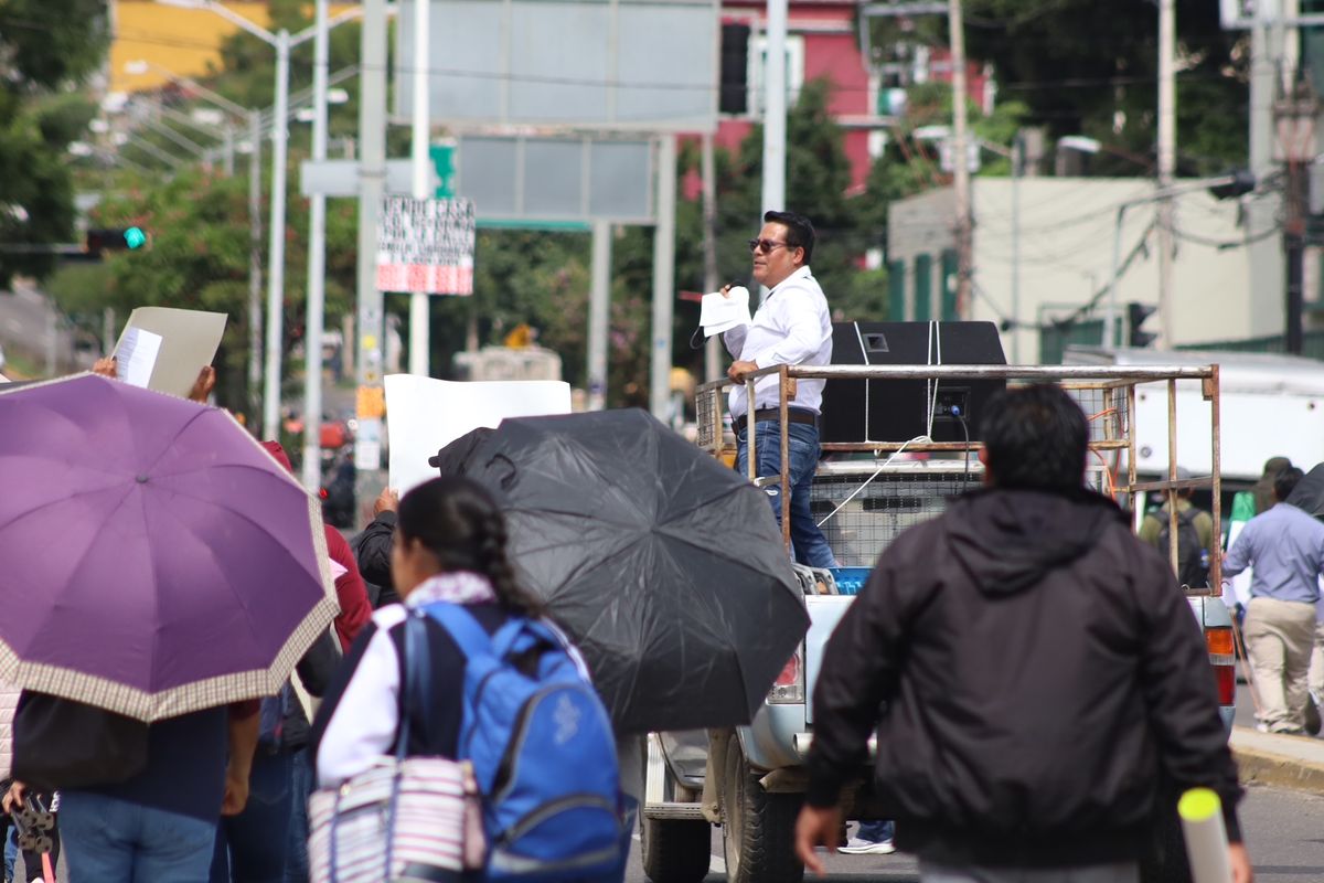 Protestan trabajadores del Sutcseiio en Oaxaca por falta de aumento salarial