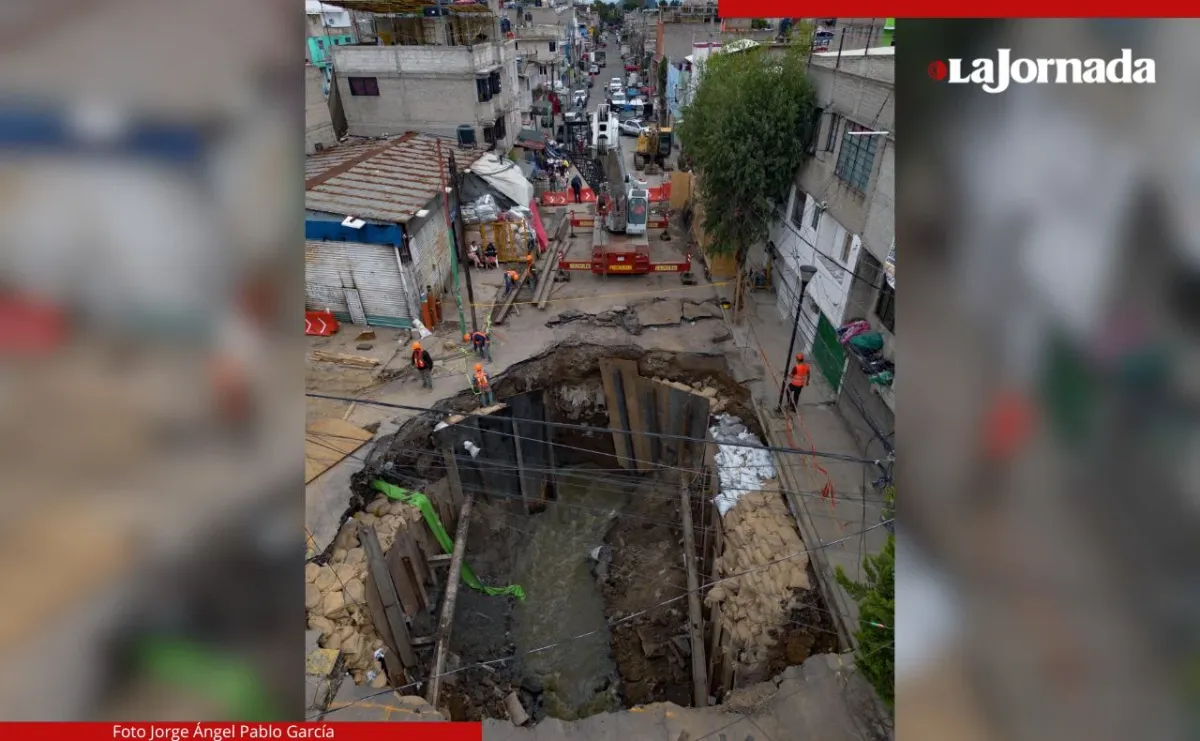 Socavón y grúas provocan afectaciones en viviendas de la colonia Renovación